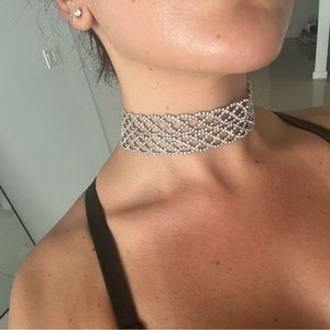 Crystal choker